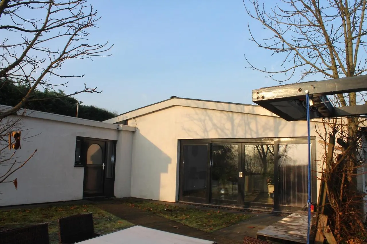 Bungalow between Haarlem&Amsterdam Vijfhuizen 0*,  Nederland