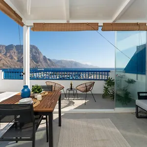 https://agaete-whiteblue-rooftop.in-canary-islands.com